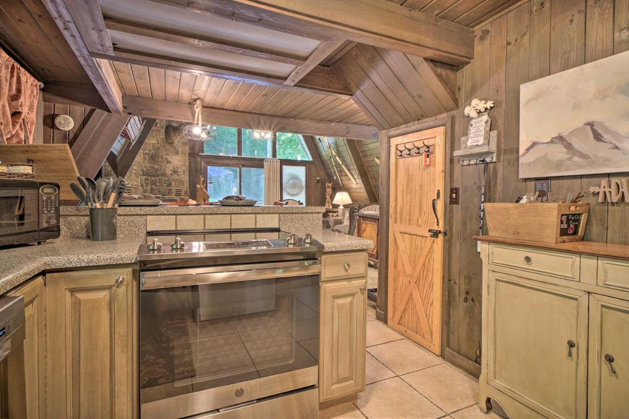Snuggle Inn In The Heart Of Chalet Village! Гатлінбург Екстер'єр фото